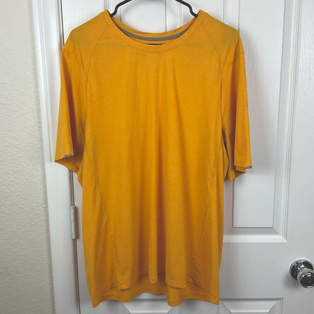 Pre-Owned REI Co-Op Men’s Orange Lightweight Base Layer Crew Top, Size XL